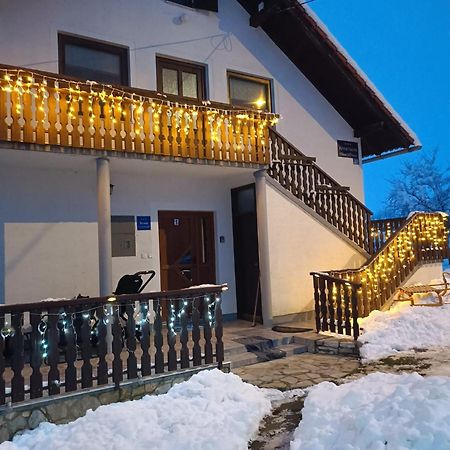 Apartman Plum Plitvice Drežnik Grad Esterno foto