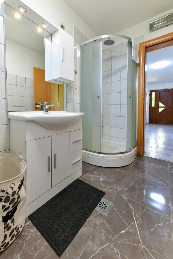Apartman Plum Plitvice Drežnik Grad Esterno foto