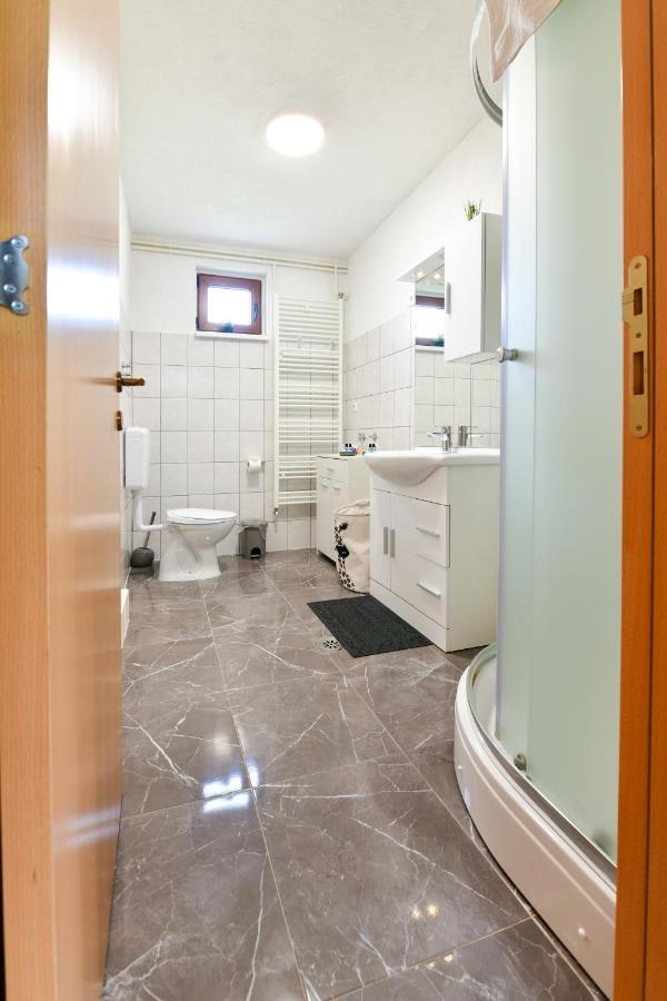 Apartman Plum Plitvice Drežnik Grad Esterno foto