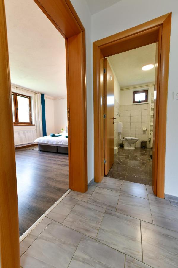 Apartman Plum Plitvice Drežnik Grad Esterno foto